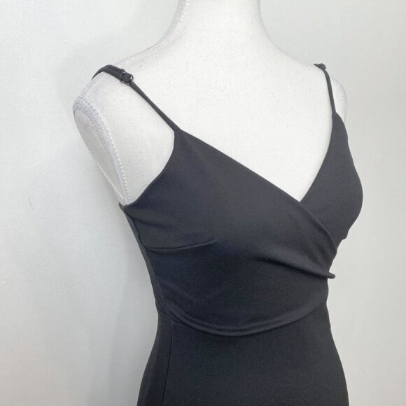 NWT LULUS SEALED WITH A KISS BLACK BODYCON SLEEVELESS V-NECK RUFFLE MINI DRESS - Picture 7 of 11